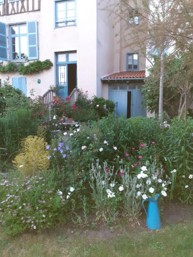 شقة Chambre D Hote "Sous Le Clocher" Saint-Léonard-de-Noblat المظهر الخارجي الصورة