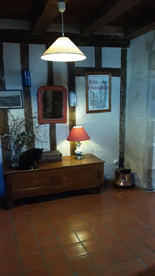 شقة Chambre D Hote "Sous Le Clocher" Saint-Léonard-de-Noblat المظهر الخارجي الصورة