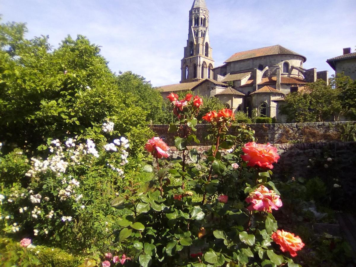 Chambre D Hote "Sous Le Clocher" Saint-Léonard-de-Noblat المظهر الخارجي الصورة