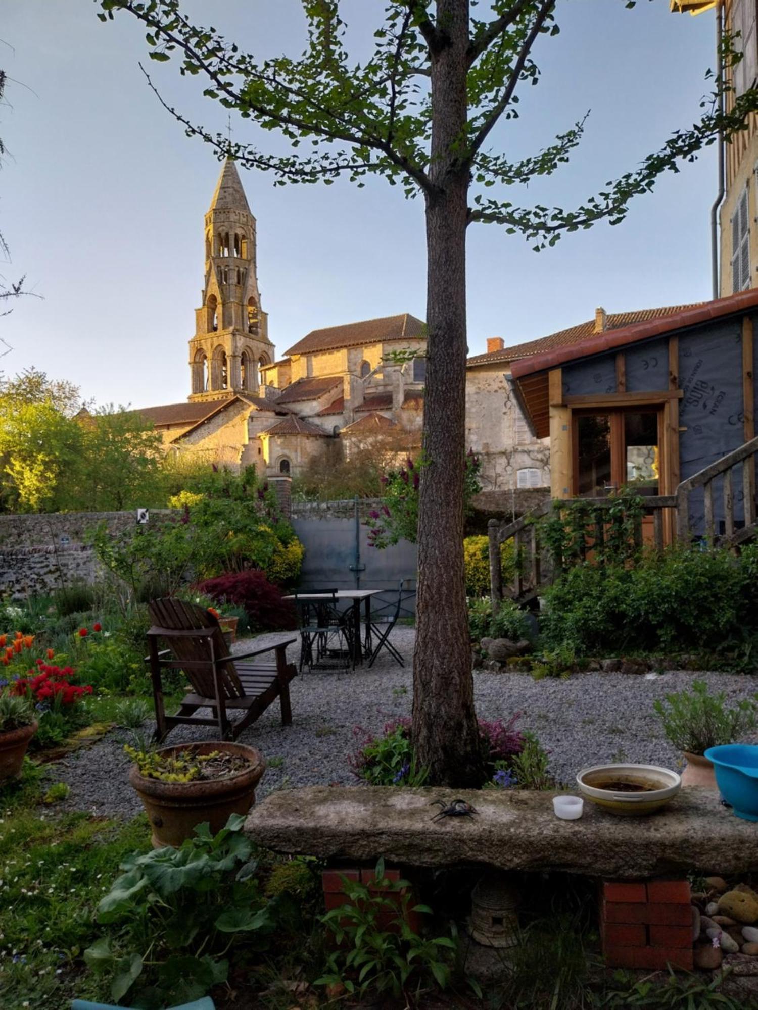 شقة Chambre D Hote "Sous Le Clocher" Saint-Léonard-de-Noblat المظهر الخارجي الصورة